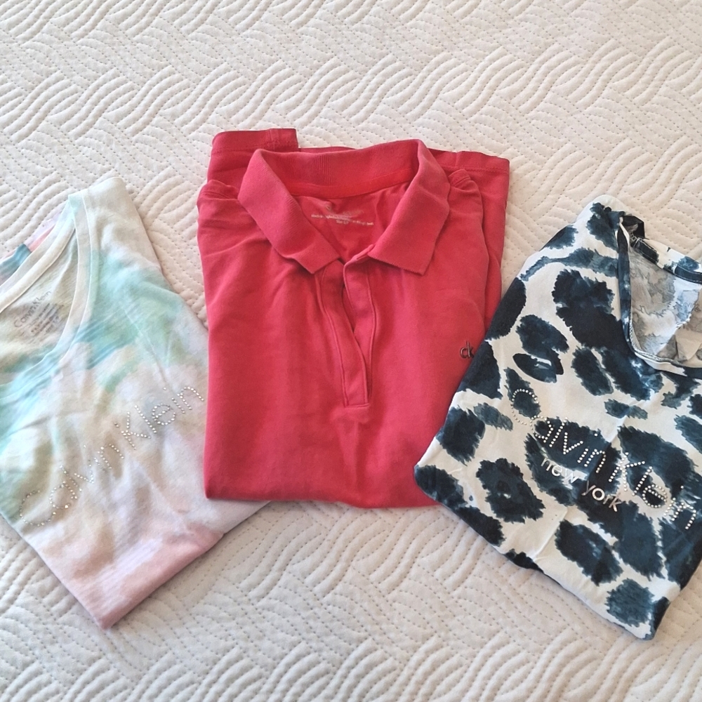 Calvin Klein Casual Short Sleeve Tees in Mint Green Blue Pattern and Red
